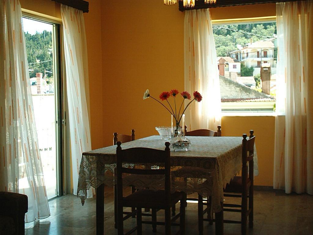 Appartement Cornelia à Lákka Chambre photo